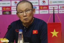 HLV Park Hang Seo: "Tôi lo bị lộ bài ở trận đấu với Philippines"