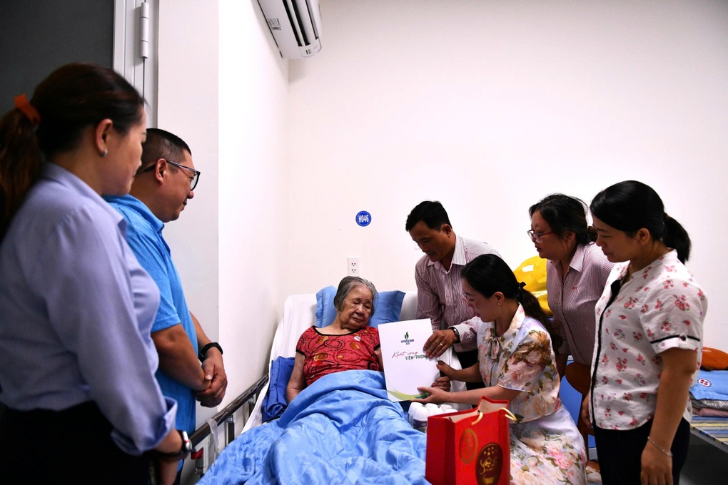 BSR gửi trọn nghĩa tình, khắc ghi công ơn các gia đình thương binh - liệt sĩ - 1 BSR gửi trọn nghĩa tình, khắc ghi công ơn các gia đình thương binh - liệt sĩ - 1