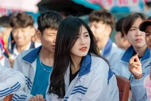 "Thật phiến diện nếu nói không mặc đồng phục là hư, không có nề nếp"