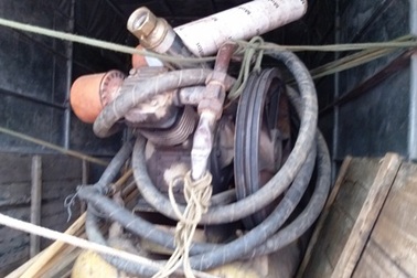 Vụ chôn thuốc trừ sâu: Xuất hiện xe "lạ" chở máy nén hơi