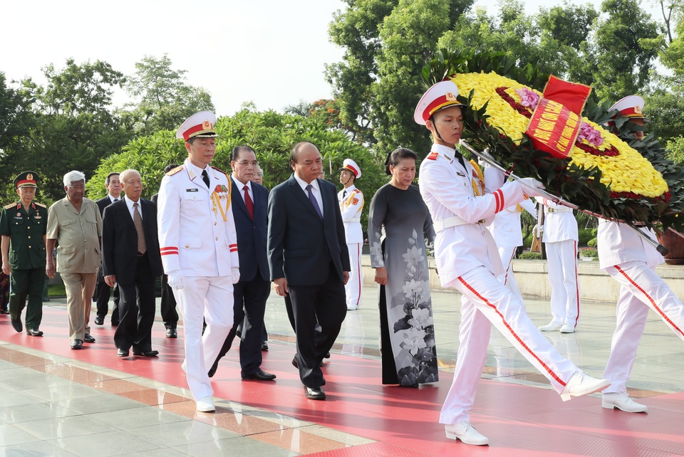Lãnh đạo Đảng, Nhà nước viếng Lăng Bác - 2 Lãnh đạo Đảng, Nhà nước viếng Lăng Bác - 2