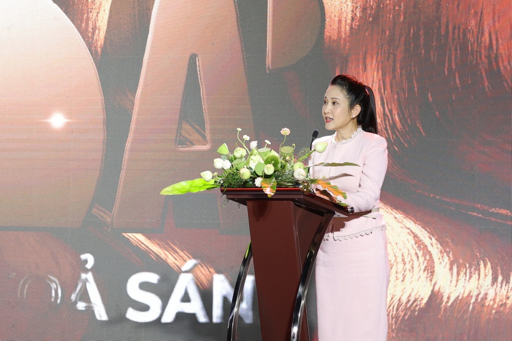Triển lãm tác phẩm nghệ thuật tiêu biểu TPHCM bằng công nghệ đa giác quan - 2 Triển lãm tác phẩm nghệ thuật tiêu biểu TPHCM bằng công nghệ đa giác quan - 2