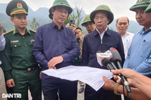 Phó Thủ tướng Lê Văn Thành kiểm tra tuyến đường bị "dịch chuyển" 6m