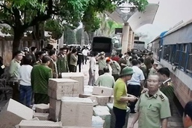 Mỗi ngày, bắt hơn 42 vụ buôn lậu, thu giữ hơn 1 tỷ đồng