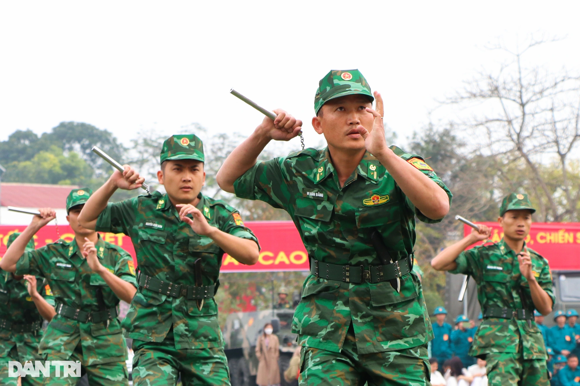 Nữ trinh sát biên phòng tay không bắt đối tượng buôn bán ma túy - 3 Nữ trinh sát biên phòng tay không bắt đối tượng buôn bán ma túy - 3
