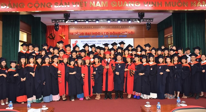 Trường Đại học Lao động – Xã hội bế giảng và trao bằng thạc sĩ niên khóa 2018 – 2020 - Ảnh 5. Trường Đại học Lao động – Xã hội bế giảng và trao bằng thạc sĩ niên khóa 2018 – 2020 - Ảnh 5.