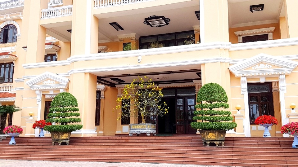 Chiêm ngưỡng cây mai độc lạ, dáng “bình phong” tại Huế - 11 Chiêm ngưỡng cây mai độc lạ, dáng “bình phong” tại Huế - 11