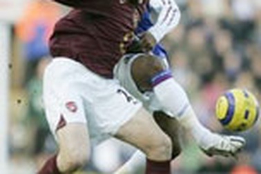 Senderos: “Arsenal sẽ lọt vào tốp 4 Premiership” 