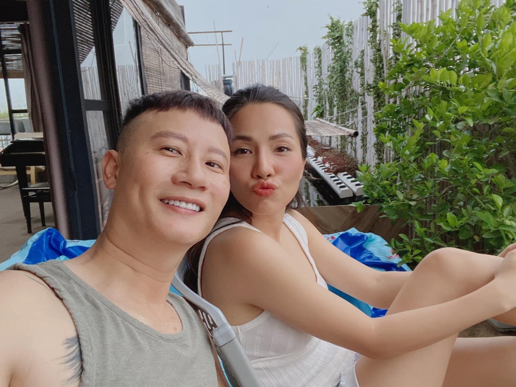 Hoàng Bách và vợ siêu mẫu: 17 năm mặn nồng, chồng triệt sản để vợ đỡ vất vả - 4