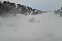 Lên núi cầu hôn, bàng hoàng khi vị hôn thê rơi xuống vách đá