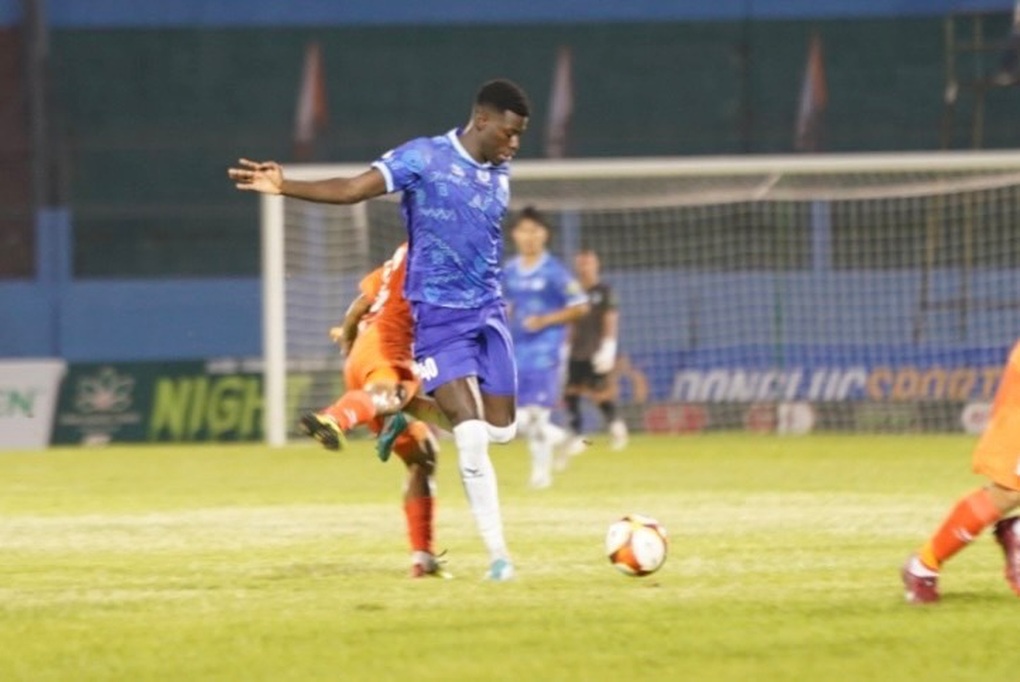 Đá hỏng phạt đền, SHB Đà Nẵng thua CLB Khánh Hòa - 4 Đá hỏng phạt đền, SHB Đà Nẵng thua CLB Khánh Hòa - 4