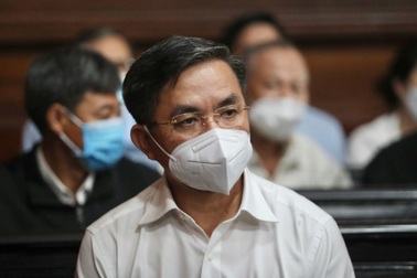 Hoãn phiên xét xử vụ SAGRI vì cựu Giám đốc Sở Xây dựng TPHCM "khó thở"