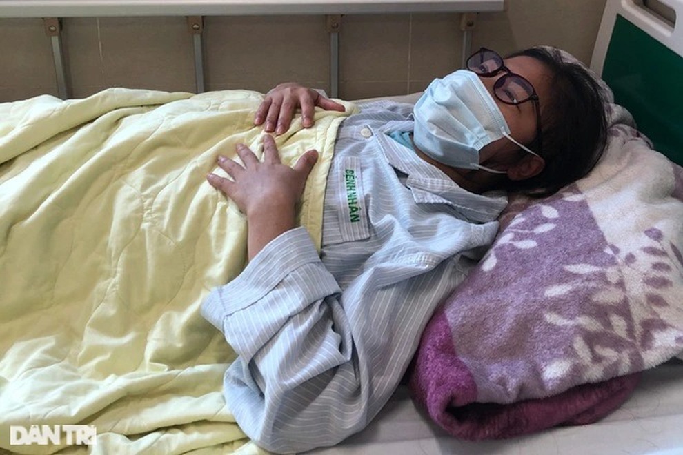 Bạn đọc Dân trí giúp đỡ người phụ nữ mắc ung thư hơn 140 triệu đồng - 2 Bạn đọc Dân trí giúp đỡ người phụ nữ mắc ung thư hơn 140 triệu đồng - 2
