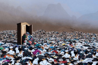 Kiếm tỷ USD từ đồ cũ: Nghịch lý kinh tế và "bãi rác" thời trang ở Pakistan