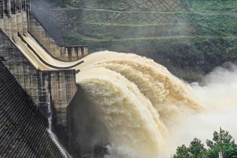Kiến nghị thay từ xả lũ bằng “vận hành điều tiết qua tràn xả sâu”