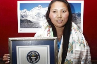 Chinh phục đỉnh Everest 2 lần trong vòng 7 ngày