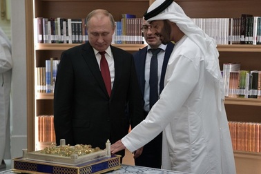 Ông Putin được chào đón hoành tráng chưa từng có tại UAE