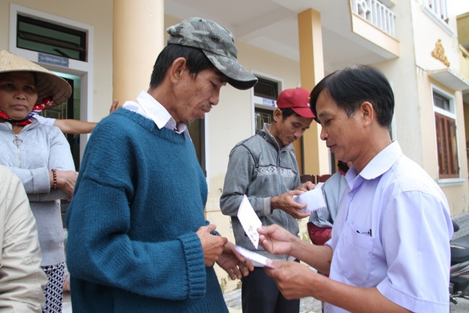 Nghĩa tình của bạn đọc Dân trí đến với người dân rốn lũ - 14 Nghĩa tình của bạn đọc Dân trí đến với người dân rốn lũ - 14