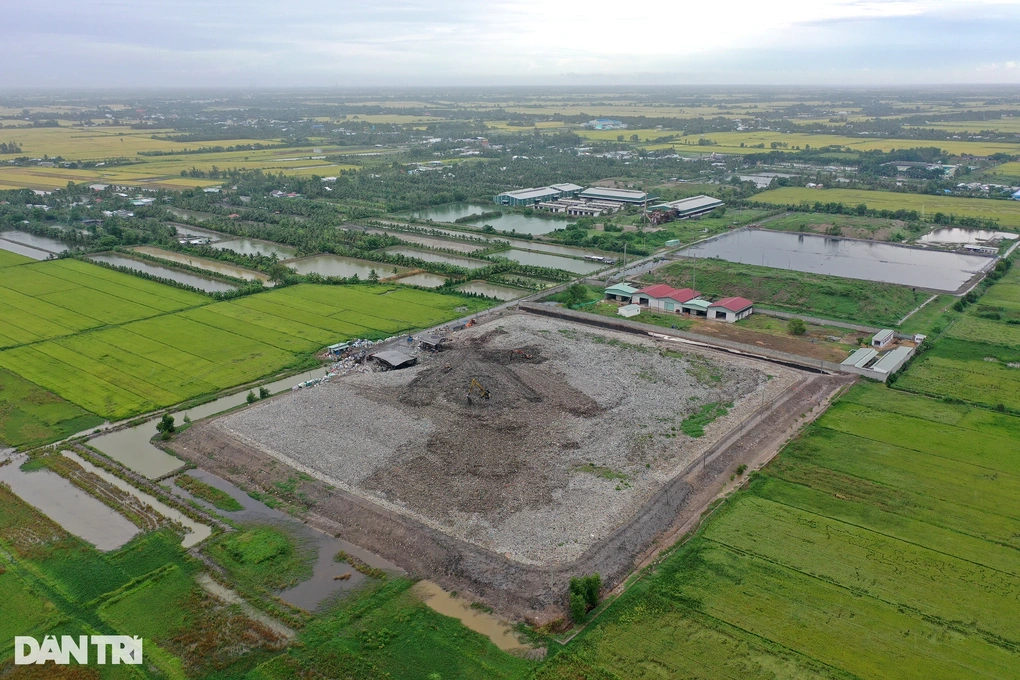Vĩnh Long kiểm tra bãi rác Hòa Phú sau phản ánh của báo Dân trí - 4 Vĩnh Long kiểm tra bãi rác Hòa Phú sau phản ánh của báo Dân trí - 4