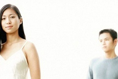 Mình buông tay giải thoát cho nhau thôi anh