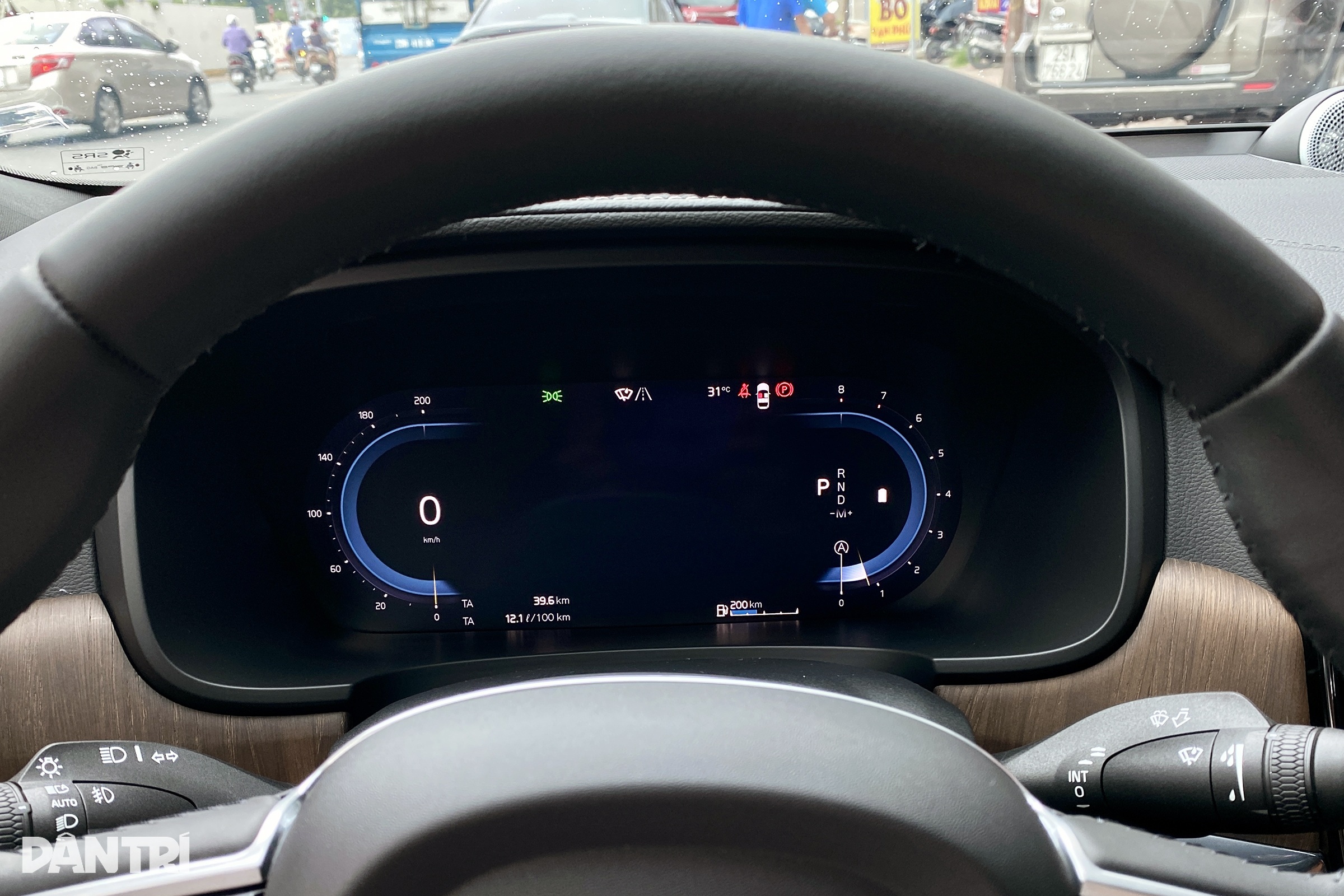 Bỏ tiền tỷ mua xe hơn nửa năm, khách đi Volvo tại Việt Nam mới có CarPlay - 3 Bỏ tiền tỷ mua xe hơn nửa năm, khách đi Volvo tại Việt Nam mới có CarPlay - 3