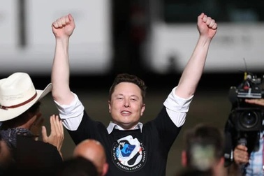 Tỷ phú Elon Musk bỏ túi  thêm 36,2 tỷ USD, giàu hơn cả hãng dầu khí Exxon