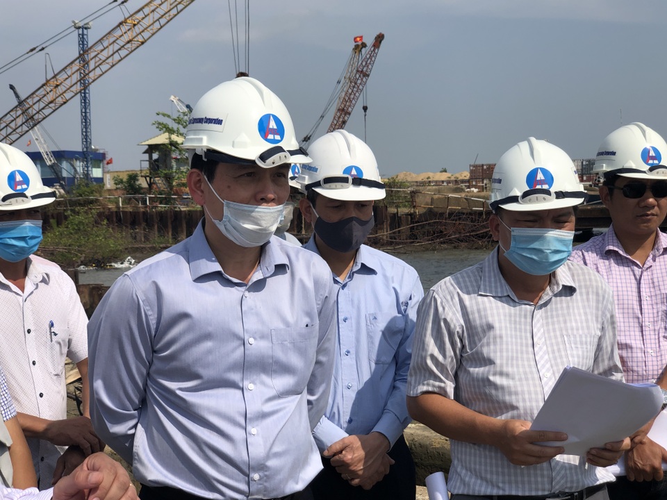 Vụ tàu container va chạm cầu Phước Khánh: Ước tính thiệt hại gần 20 tỉ đồng - 1 Vụ tàu container va chạm cầu Phước Khánh: Ước tính thiệt hại gần 20 tỉ đồng - 1