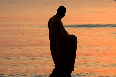 Giàu sang, quyền quý, nhiều tỷ phú vẫn quyết từ bỏ tất cả để… đi tu