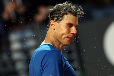 Nadal nhọc nhằn nuôi mộng bảo vệ ngôi Vương