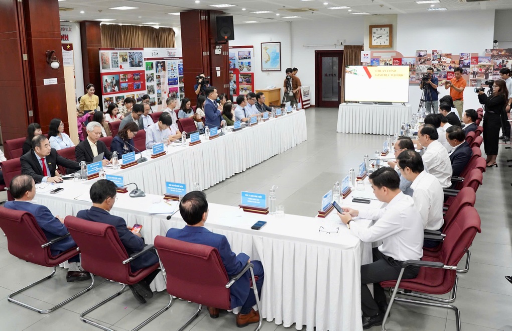 Juridikutbildning vid tvärvetenskapliga eller specialiserade skolor: Vad säger experterna? - 3 Đào tạo luật ở trường đa ngành hay chuyên ngành: Chuyên gia nói gì? - 3