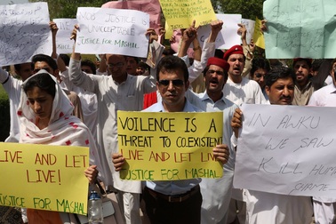 Bị tuyên án tử hình vì đưa lời “phỉ báng” trên Facebook