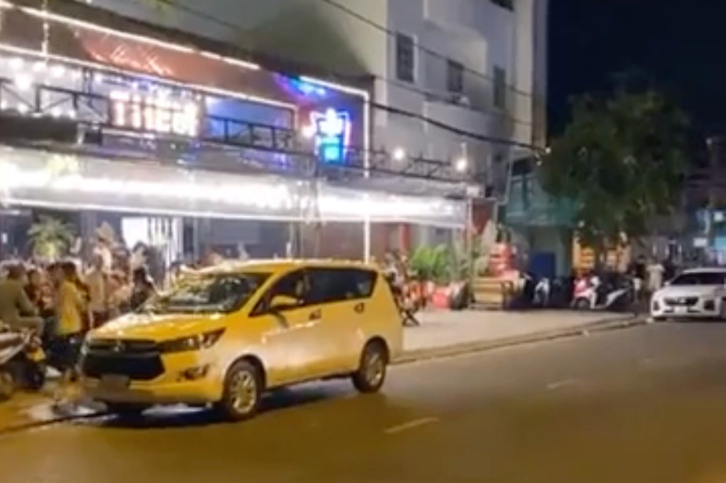 Kiên Giang: Không có chuyện công an vây quán nhậu để thổi nồng độ cồn - 1 Kiên Giang: Không có chuyện công an vây quán nhậu để thổi nồng độ cồn - 1