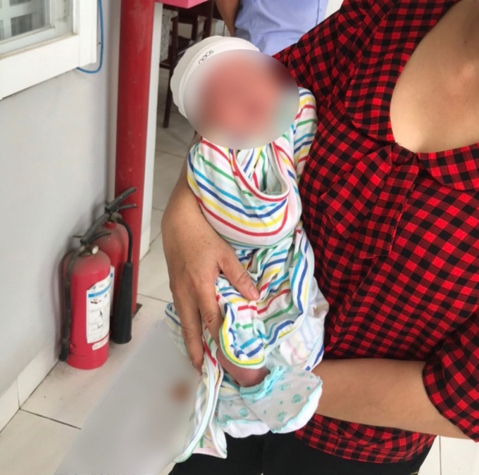 Em bé được phát hiện trong đường dây mua bán trẻ em.