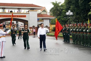 Thủ tướng Nguyễn Tấn Dũng thăm Quân khu 4