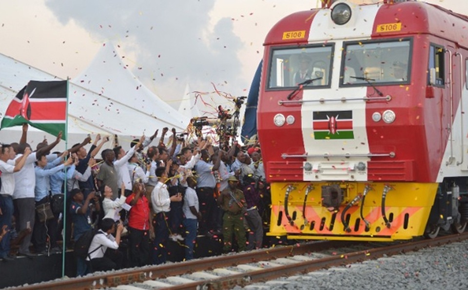 Vay Trung Quốc gần 5 tỷ USD làm đường sắt, Kenya lỗ đậm, xin giãn nợ - 1 Vay Trung Quốc gần 5 tỷ USD làm đường sắt, Kenya lỗ đậm, xin giãn nợ - 1