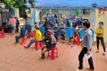 Dừng yêu cầu người dân phải bỏ tiền test Covid-19 trước khi tiêm vaccine