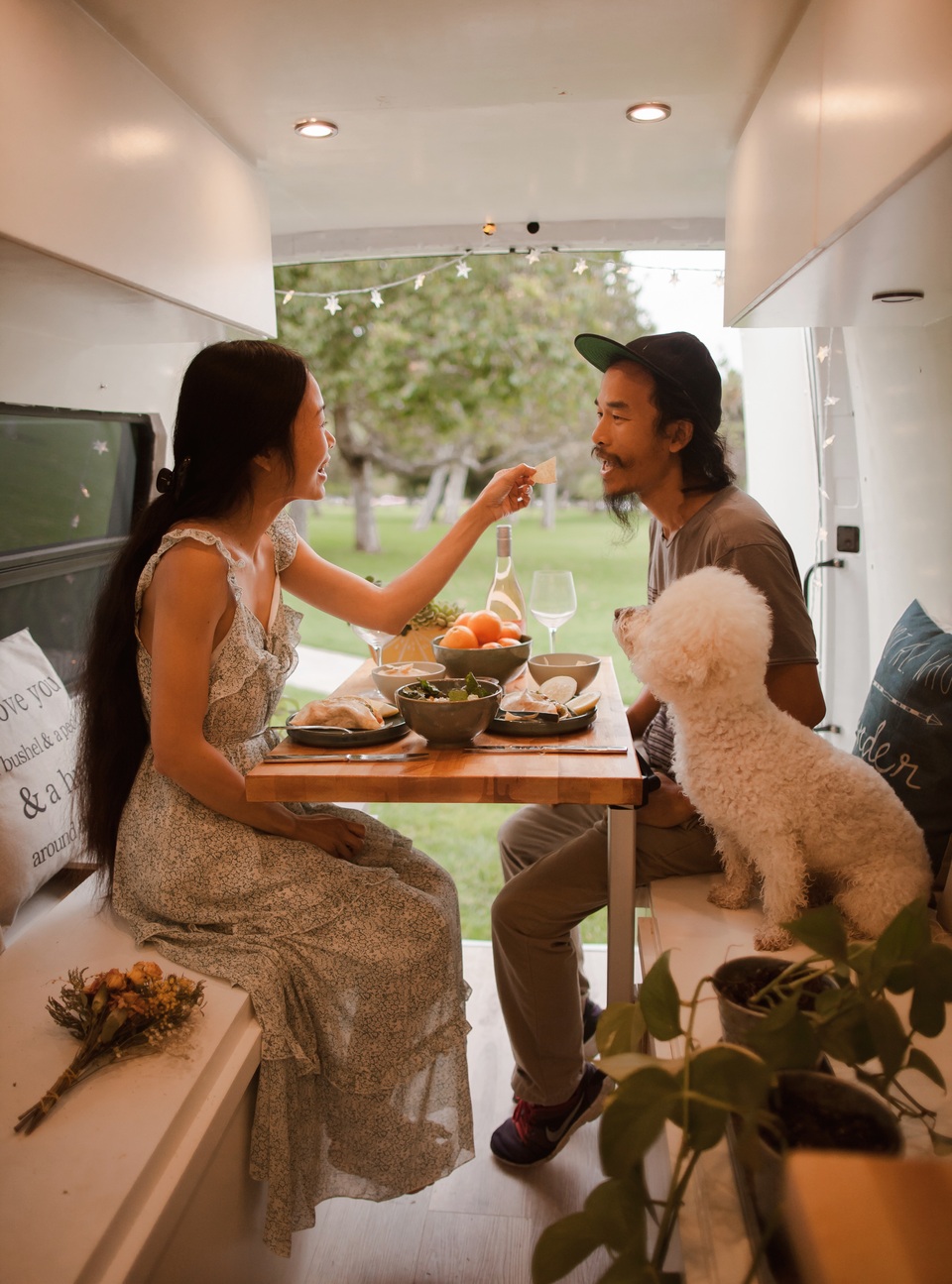 Cặp đôi gốc Việt chi gần 1 tỷ đồng làm nhà di động, chu du khắp nước Mỹ - 4 Cặp đôi gốc Việt chi gần 1 tỷ đồng làm nhà di động, chu du khắp nước Mỹ - 4