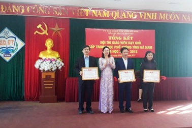 Hà Nam: Công nhận 43 giáo viên được giáo viên dạy giỏi cấp THPT