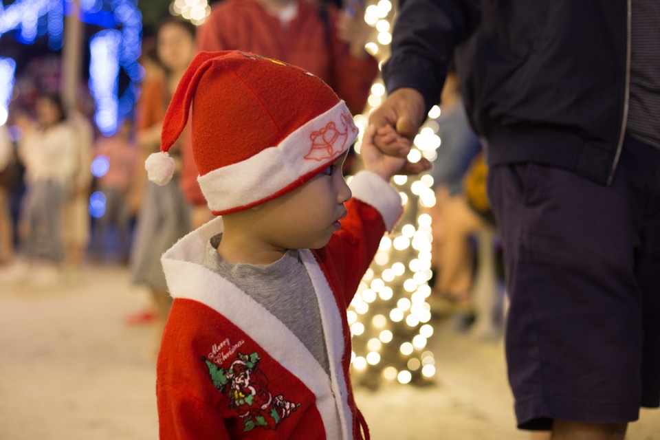 Người Đà Nẵng rộn ràng đi chơi Noel - 3 Người Đà Nẵng rộn ràng đi chơi Noel - 3