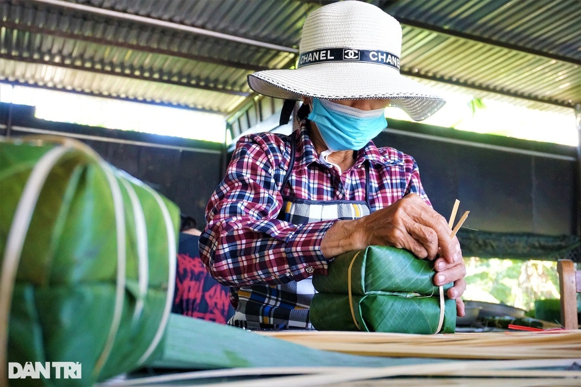 Chuyện ông Hai trời, hơn 20 năm đưa hương vị Tết đi khắp Việt Nam - 12 Chuyện ông Hai trời, hơn 20 năm đưa hương vị Tết đi khắp Việt Nam - 12