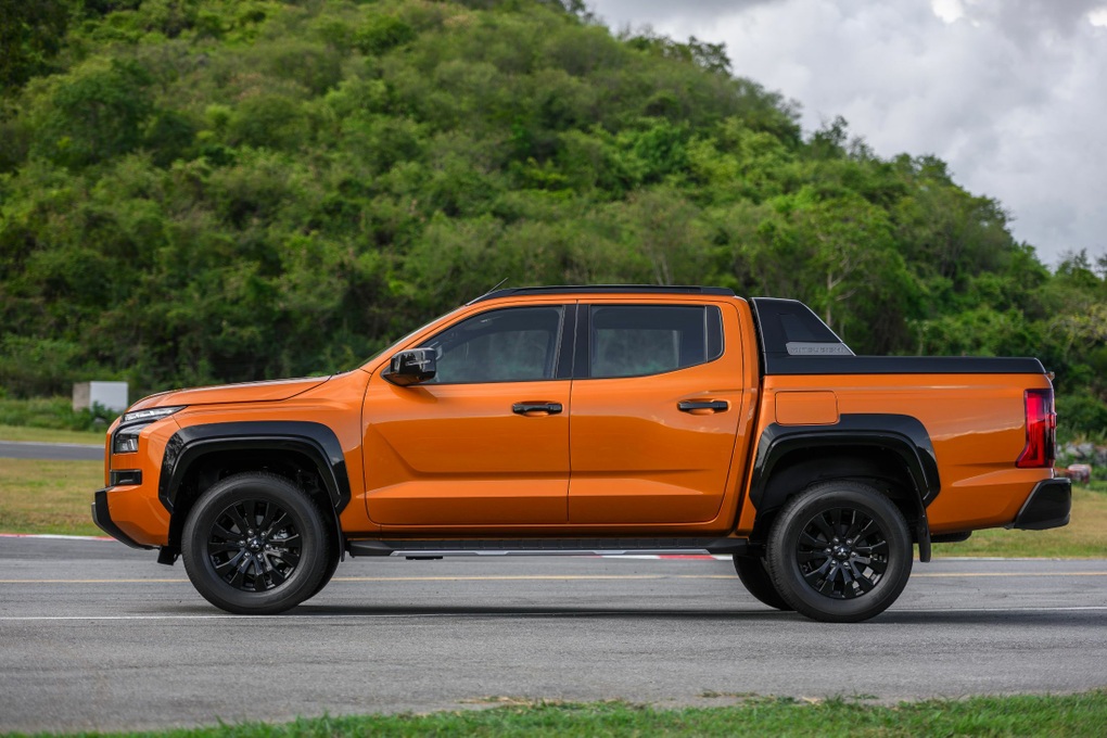 Mitsubishi Triton 2024 gia tăng kích thước và công nghệ để đấu Ranger - 4 Mitsubishi Triton 2024 gia tăng kích thước và công nghệ để đấu Ranger - 4