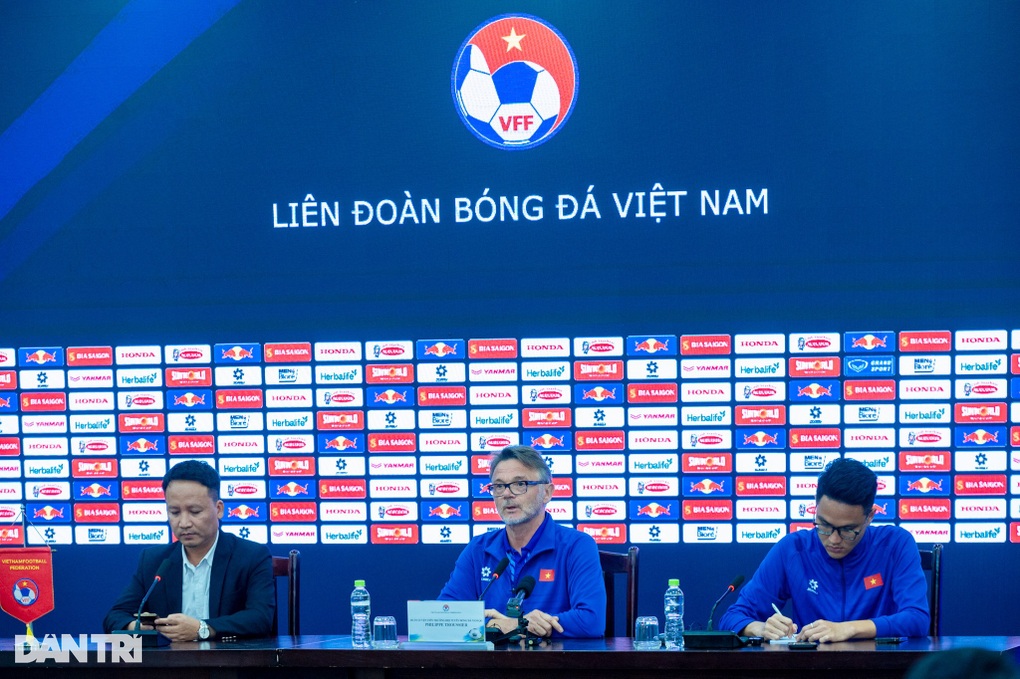 HLV Troussier: Tuyển Việt Nam quyết tâm vượt qua vòng bảng Asian Cup 2023 - 1 HLV Troussier: Tuyển Việt Nam quyết tâm vượt qua vòng bảng Asian Cup 2023 - 1