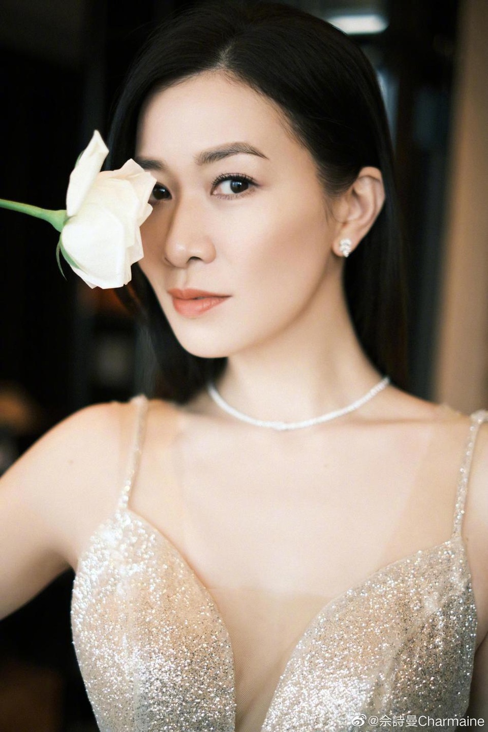“Nhàn Phi” Xa Thi Mạn: Không có người ngắm, phụ nữ vẫn phải là đoá hoa đẹp - 1 “Nhàn Phi” Xa Thi Mạn: Không có người ngắm, phụ nữ vẫn phải là đoá hoa đẹp - 1