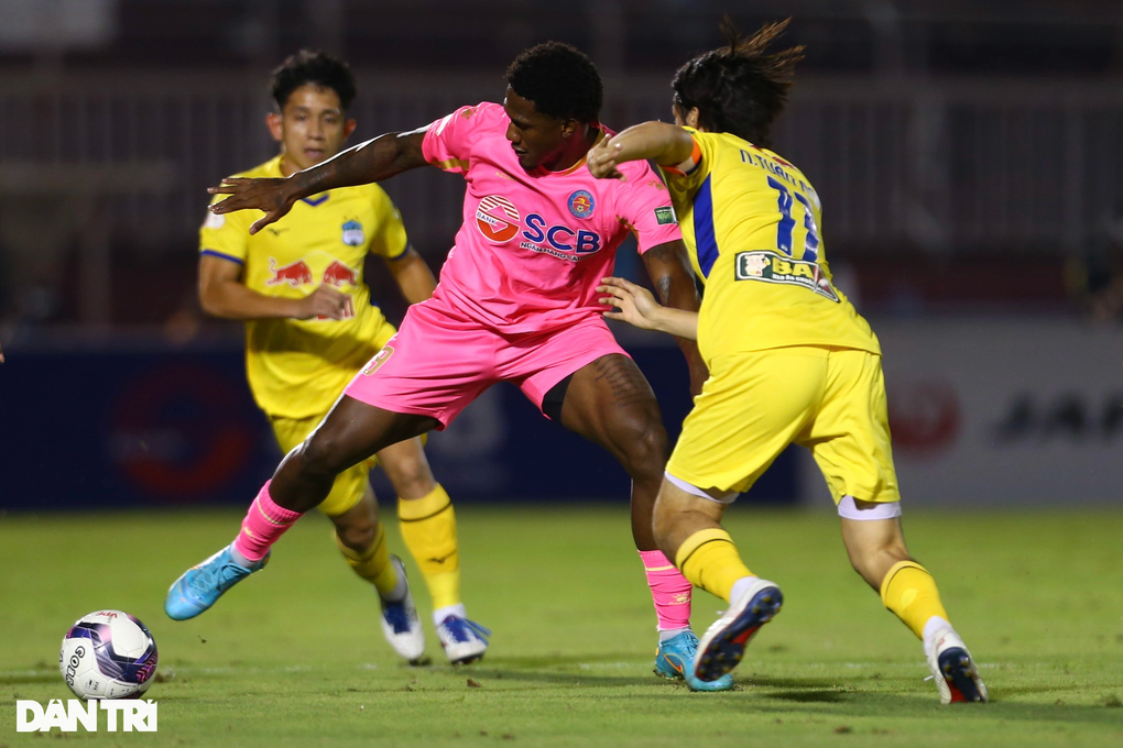Công Phượng ghi bàn giúp HA Gia Lai đánh bại Sài Gòn FC - 4 Công Phượng ghi bàn giúp HA Gia Lai đánh bại Sài Gòn FC - 4
