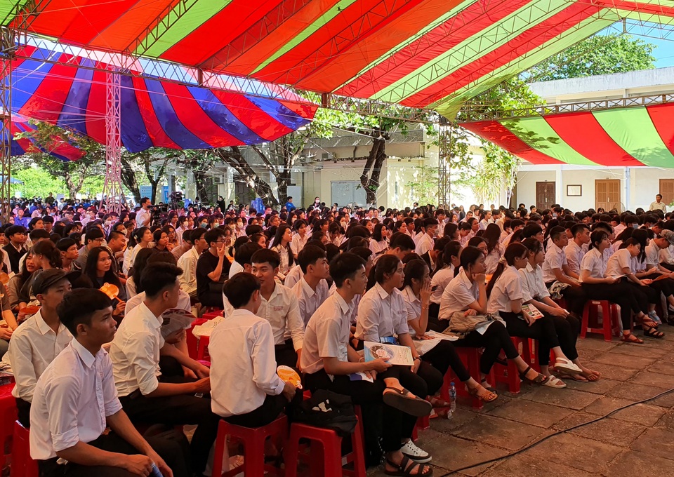 PGS.TS Đỗ Văn Dũng: Nhiều ngành nghề ở nhà vẫn kiếm ra tiền tỷ - 1 PGS.TS Đỗ Văn Dũng: Nhiều ngành nghề ở nhà vẫn kiếm ra tiền tỷ - 1