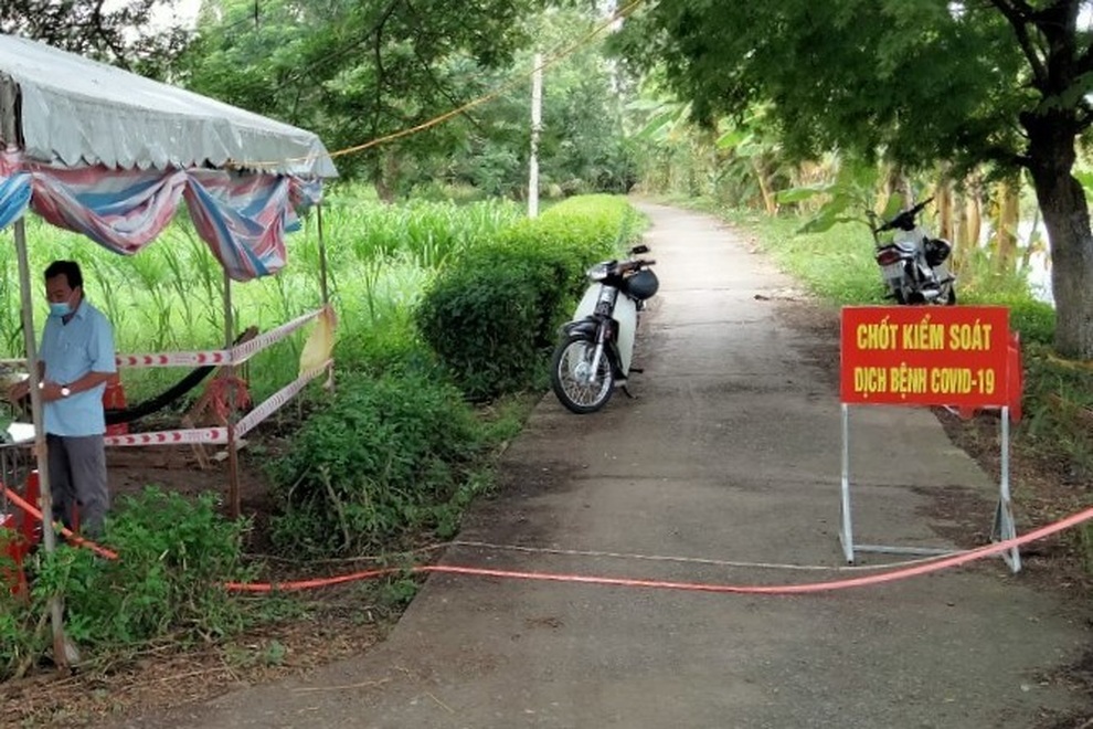 Người ở vùng dịch không nên về quê vì về cũng bị đưa đi cách ly - 2 Người ở vùng dịch không nên về quê vì về cũng bị đưa đi cách ly - 2