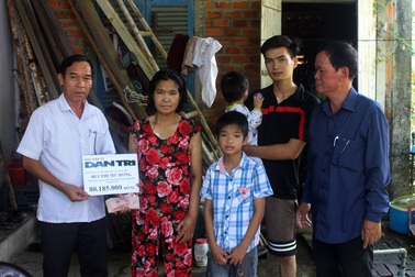 Hơn 80 triệu đồng tiếp tục đến với chị Bùi Thị Mỹ Hồng