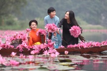 Thanh Thanh Hiền bình thản sau sóng gió, đọ dáng cùng Trà My, Thảo Vân