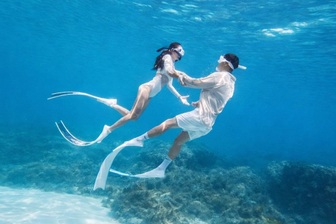 Không cần đi Maldives, khách đổ dồn về Phú Quý lặn biển vì đẹp siêu thực