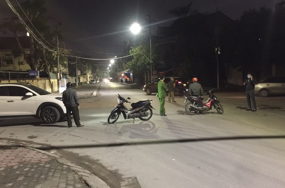 Nghệ An phong tỏa xe chở 22 sinh viên FPT, yêu cầu cách ly ngay - 4 Nghệ An phong tỏa xe chở 22 sinh viên FPT, yêu cầu cách ly ngay - 4
